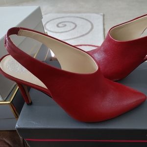 Size 8 Vince Camuto Amnedra Raven Red